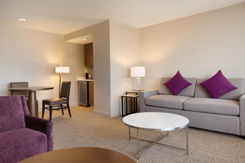 Coast Edmonton Plaza Hotel by APA Habitación foto