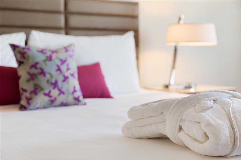 Coast Edmonton Plaza Hotel by APA Habitación foto