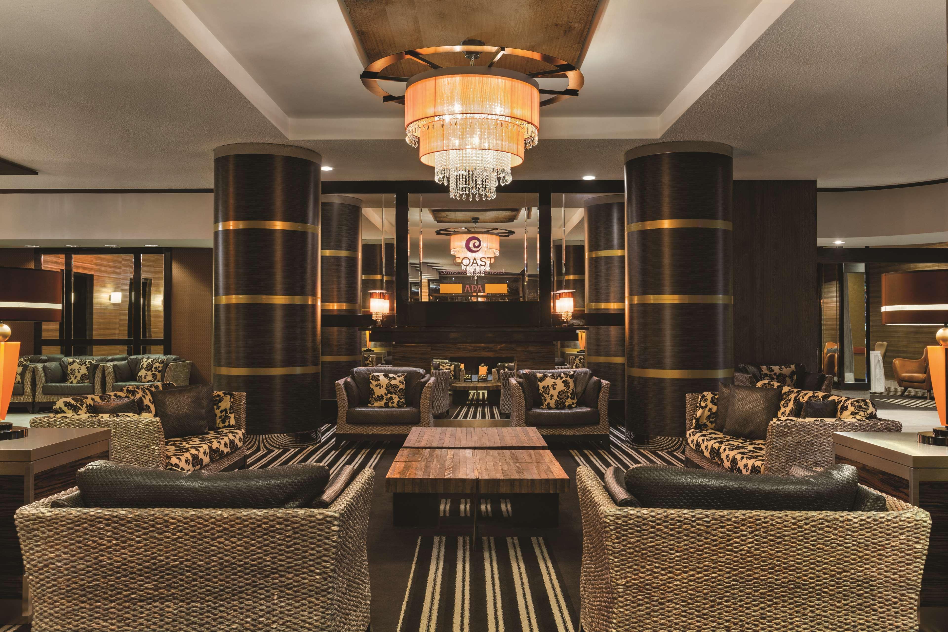 Coast Edmonton Plaza Hotel by APA Exterior foto
