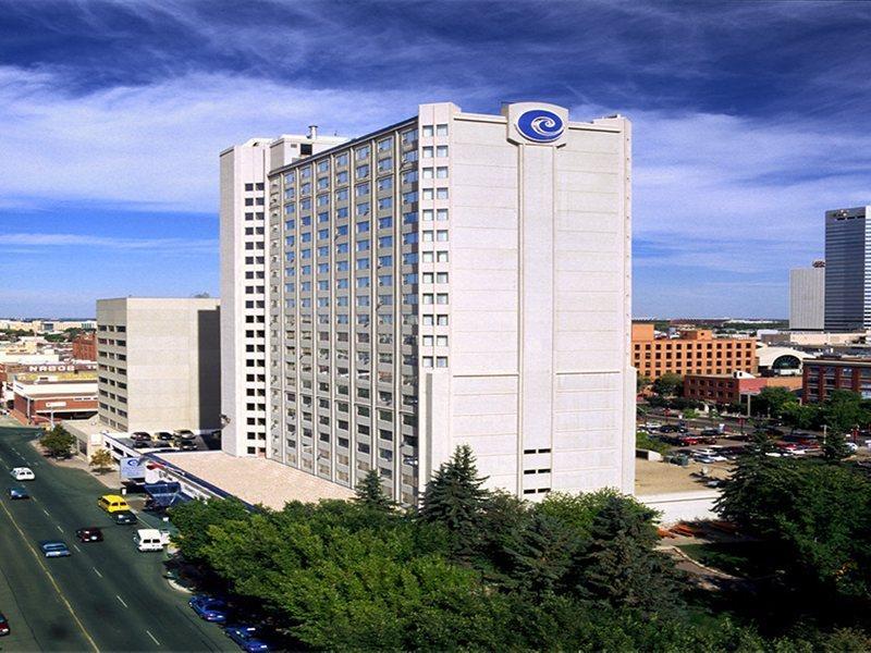 Coast Edmonton Plaza Hotel by APA Exterior foto