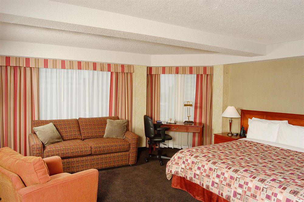 Coast Edmonton Plaza Hotel by APA Habitación foto